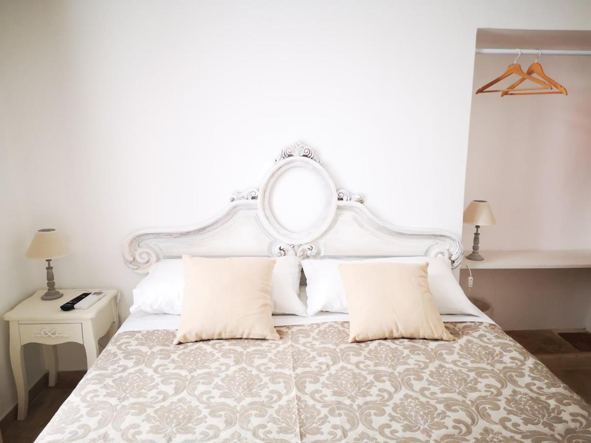 Corte Pietrantica - Charming Rooms & Suites Giovinazzo Kültér fotó