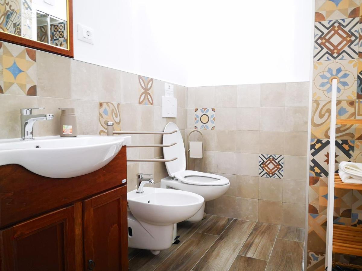Corte Pietrantica - Charming Rooms & Suites Giovinazzo Kültér fotó