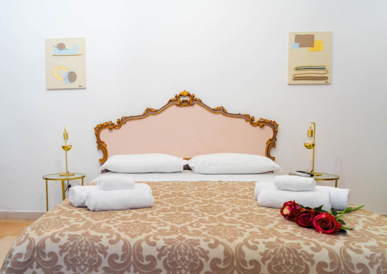 Corte Pietrantica - Charming Rooms & Suites Giovinazzo Kültér fotó