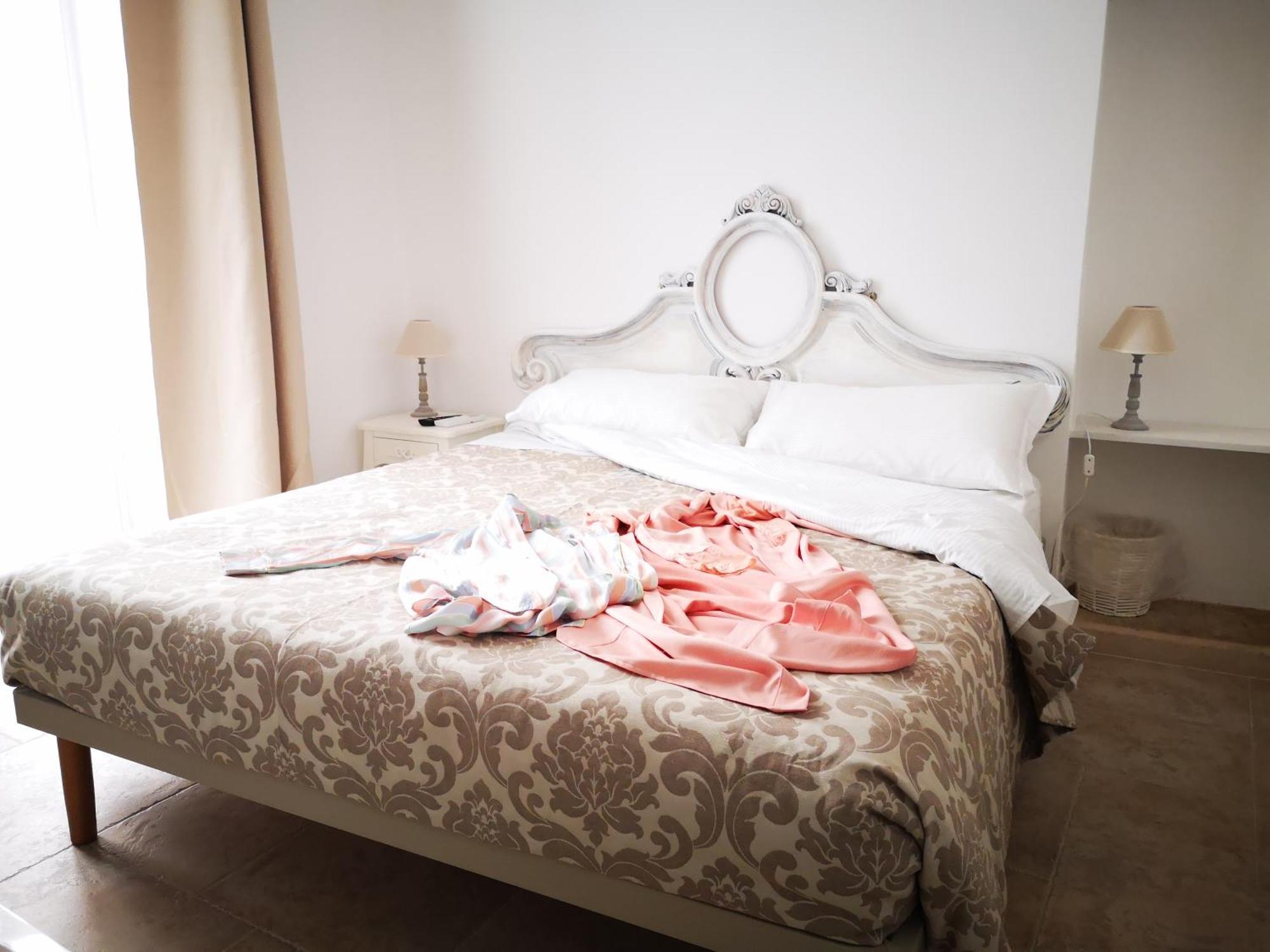 Corte Pietrantica - Charming Rooms & Suites Giovinazzo Szoba fotó